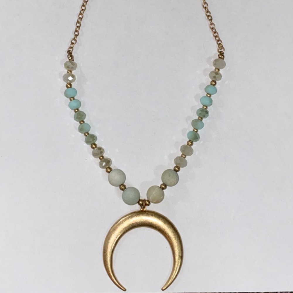 💥MAKE OFFER💥 Boutique Moon Necklace